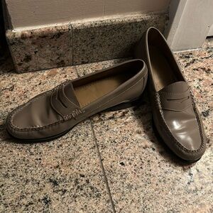 Women’s loafers